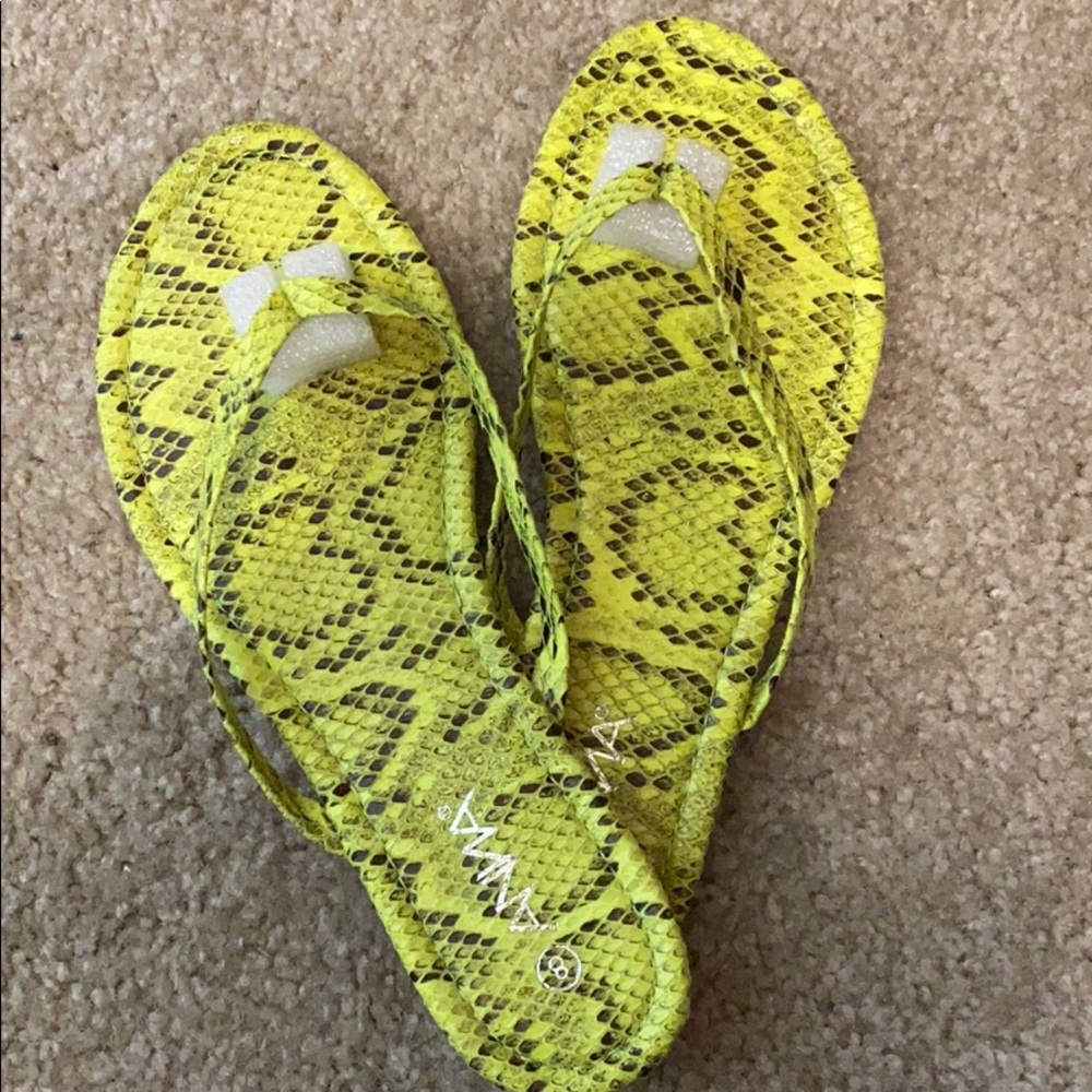 Shoe